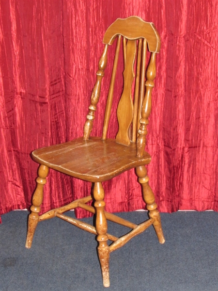 CHARMING WOOD CHAIR WITH TURNED LEGS & SPINDLES & UNIQUE BACK REST