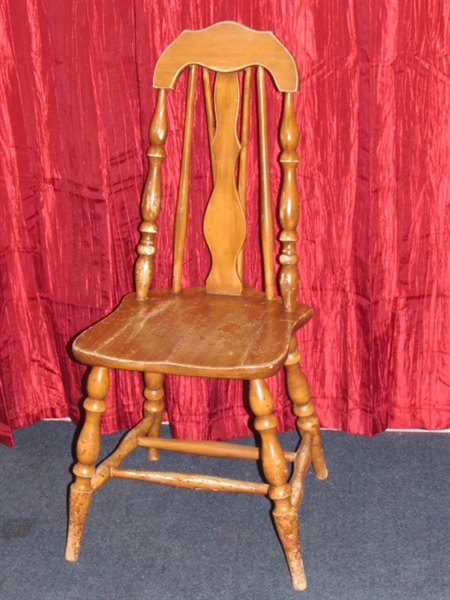 CHARMING WOOD CHAIR WITH TURNED LEGS & SPINDLES & UNIQUE BACK REST
