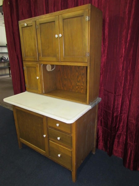 VINTAGE WOOD HOOSIER CABINET WITH FLOUR BIN, BREAD DRAWER & PULL OUT COUNTER