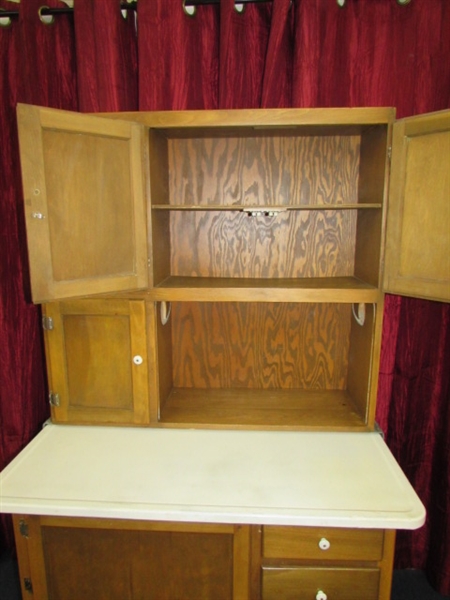 VINTAGE WOOD HOOSIER CABINET WITH FLOUR BIN, BREAD DRAWER & PULL OUT COUNTER