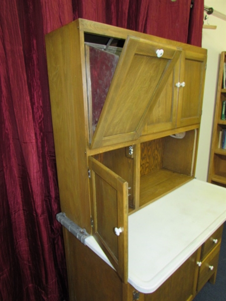 VINTAGE WOOD HOOSIER CABINET WITH FLOUR BIN, BREAD DRAWER & PULL OUT COUNTER