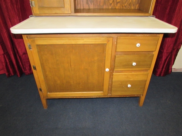 VINTAGE WOOD HOOSIER CABINET WITH FLOUR BIN, BREAD DRAWER & PULL OUT COUNTER