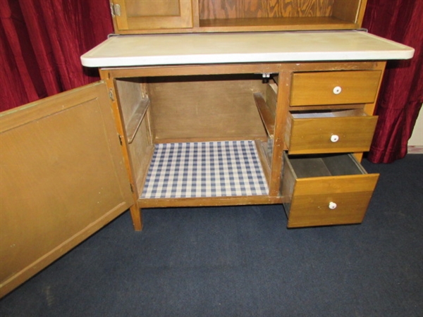 VINTAGE WOOD HOOSIER CABINET WITH FLOUR BIN, BREAD DRAWER & PULL OUT COUNTER