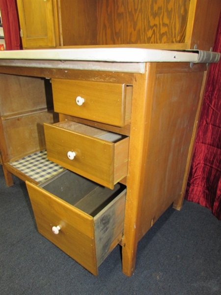 VINTAGE WOOD HOOSIER CABINET WITH FLOUR BIN, BREAD DRAWER & PULL OUT COUNTER