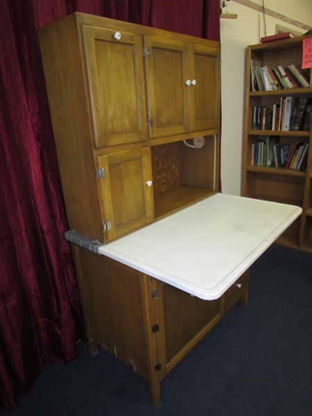 VINTAGE WOOD HOOSIER CABINET WITH FLOUR BIN, BREAD DRAWER & PULL OUT COUNTER