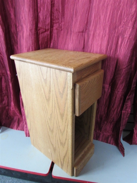 WELL MADE NARROW OAK SIDE TABLE WITH DRAWER