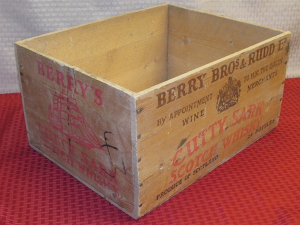 SUPER COOL & STURDY VINTAGE CUTTY SARK SCOTCH WHISKY WOOD CRATE