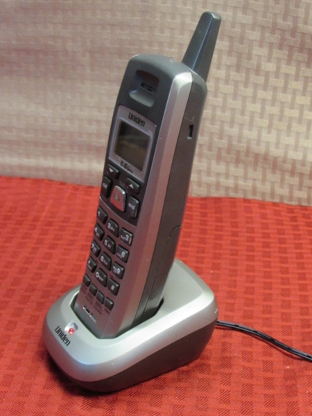 UNIDEN 5.8 GHZ CORDLESS PHONE WITH ANSWERING MACHINE & SECOND HANDSET