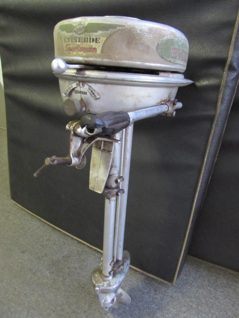 Lot Detail - VINTAGE 1939-41 EVINRUDE #4330 OUTBOARD MOTOR