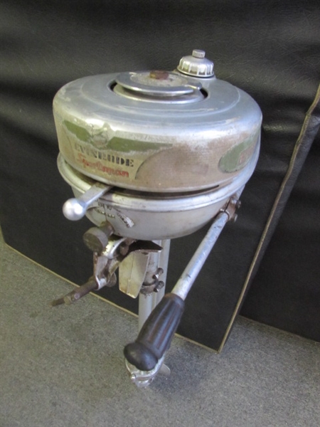 VINTAGE 1939-41 EVINRUDE #4330 OUTBOARD MOTOR