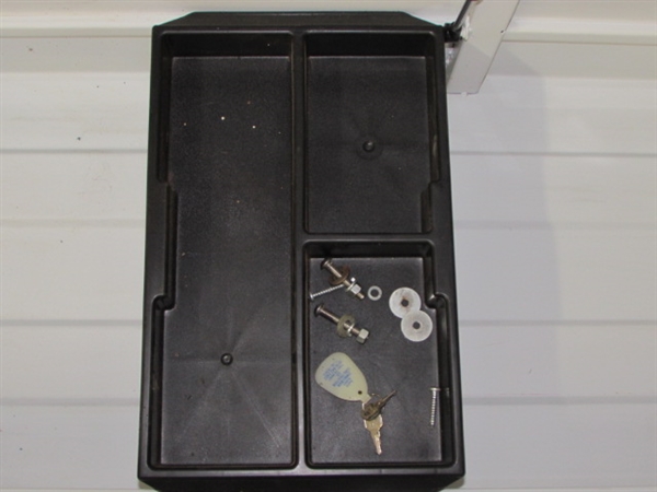 METAL DELTA TOOL BOX FITS IN YOUR PICKUP TRUCK BED