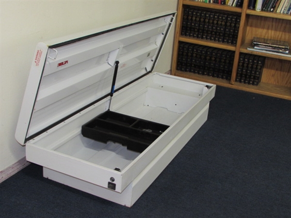 METAL DELTA TOOL BOX FITS IN YOUR PICKUP TRUCK BED