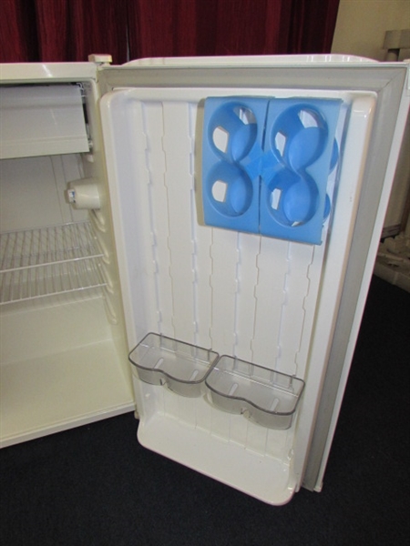 WHIRLPOOL MINI FRIDGE