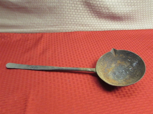 CAST IRON SMELTING LADLE