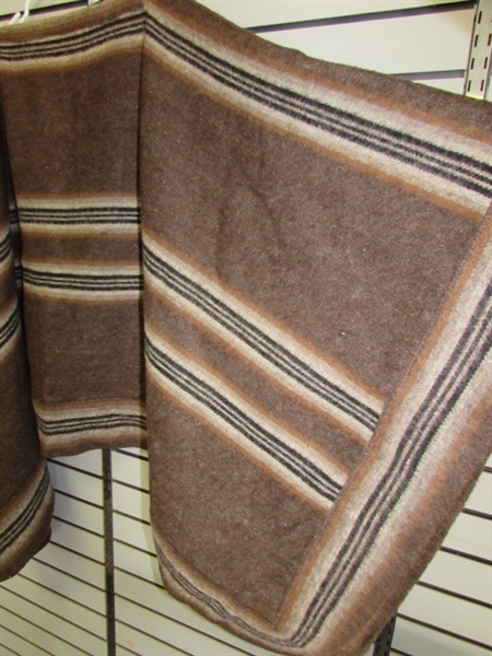 VINTAGE WOOL MEXICAN SARAPE PONCHO