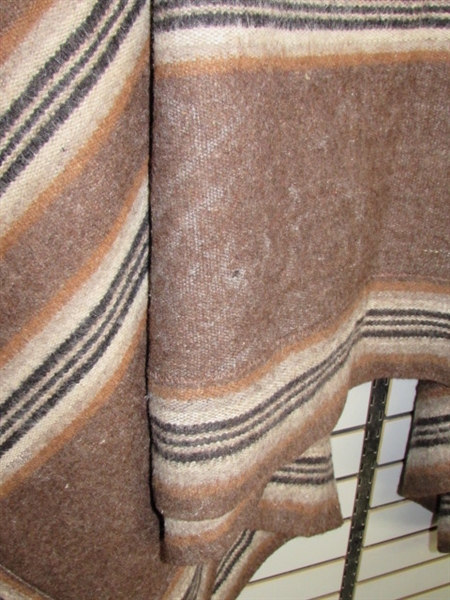 VINTAGE WOOL MEXICAN SARAPE PONCHO