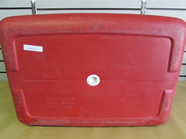 RUBBERMAID/GOTT 40 QT COOLER FOR YOUR SUMMER FUN!