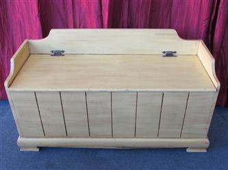 VINTAGE/ANTIQUE GOLDEN YELLOW STORAGE CHEST - WOULD LOOK GREAT WITH LOTS 6 & 7
