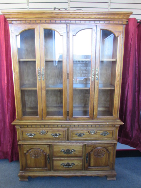 Lot Detail Lovely Stanley Furniture China Hutch With Glass Pane