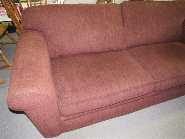 STYLISH BURGUNDY/BROWN TWEED SOFA