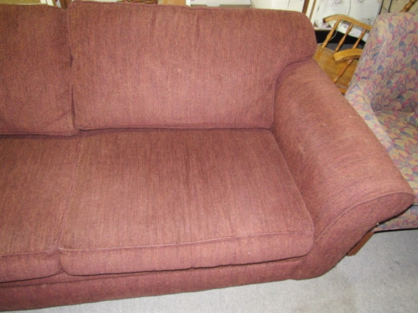 STYLISH BURGUNDY/BROWN TWEED SOFA