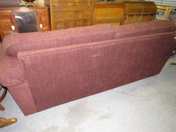 STYLISH BURGUNDY/BROWN TWEED SOFA