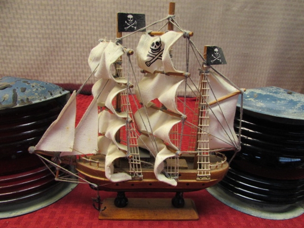 YE OL' PIRATE SHIP AND LIGHTS FOR PORT & STARBOARD!