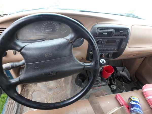 1996 FORD RANGER XL 5-SPEED PICK-UP