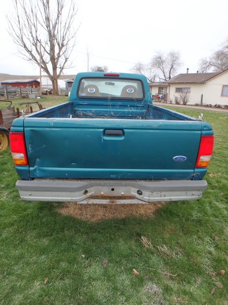 1996 FORD RANGER XL 5-SPEED PICK-UP