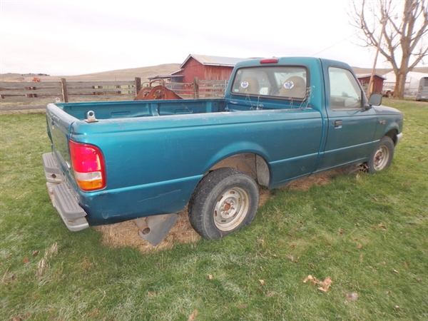 1996 FORD RANGER XL 5-SPEED PICK-UP