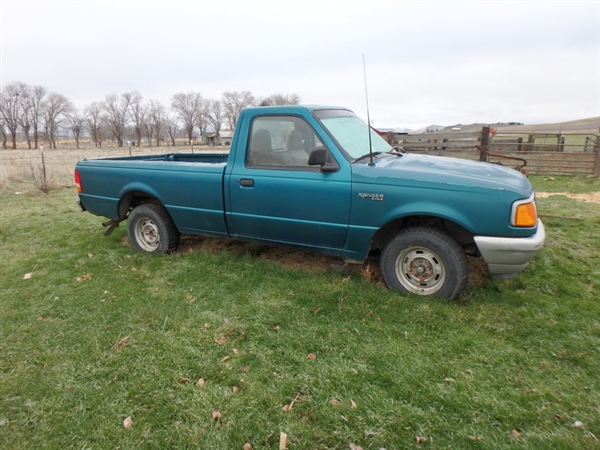 1996 FORD RANGER XL 5-SPEED PICK-UP