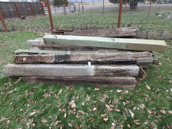 LARGE LOT OF VARIOUS RAILROAD TIES