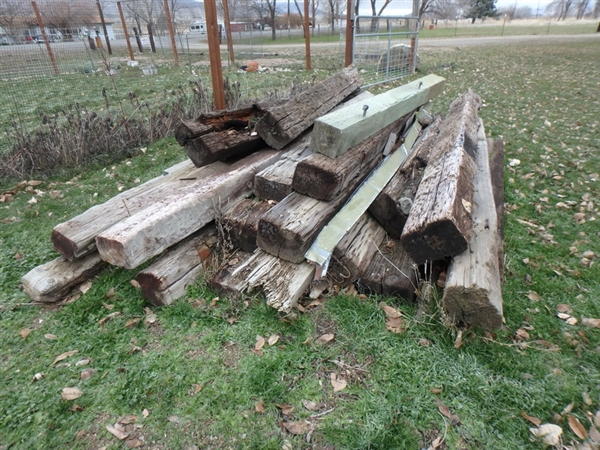 LARGE LOT OF VARIOUS RAILROAD TIES