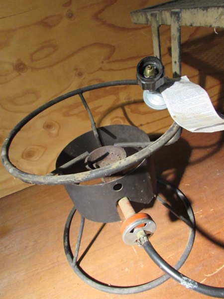 PROPANE BURNER WITH TABLE