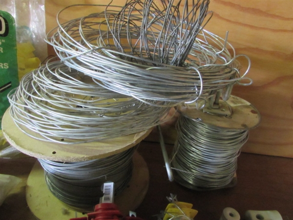 LARGE LOT OF ELECTRIC FENCE SUPPLIES