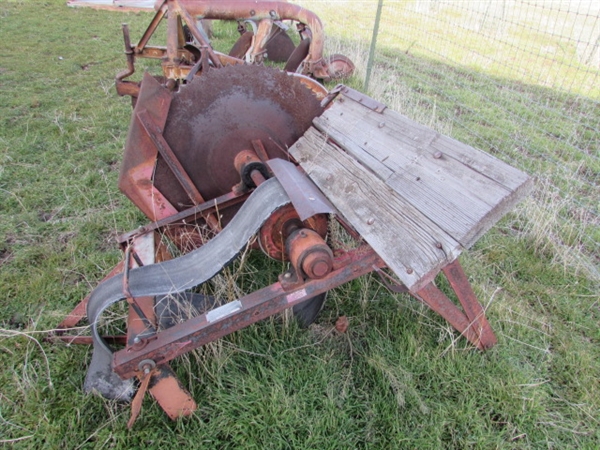 VINTAGE DEARBORN CORDWOOD SAW