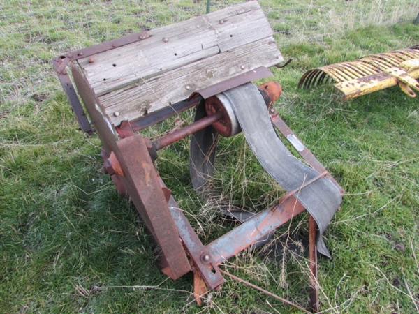 VINTAGE DEARBORN CORDWOOD SAW