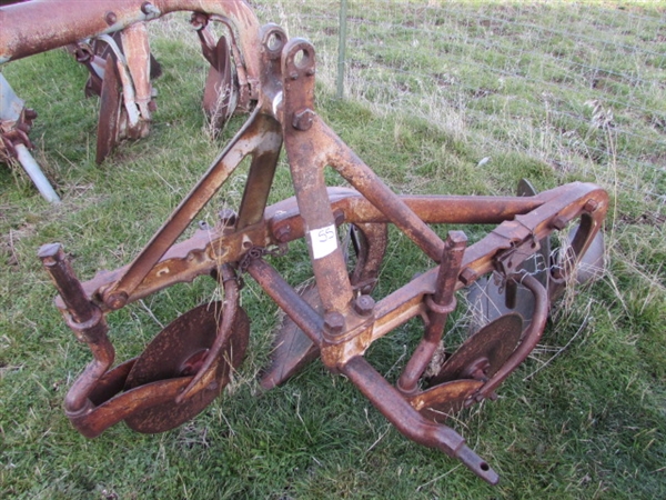 3-POINT HITCH 2 SHOE BOTTOM PLOW