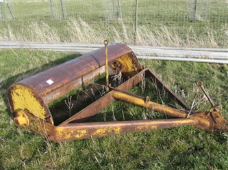 HORSE DRAWN ROAD GRADER/ROLL OVER SCRAPER