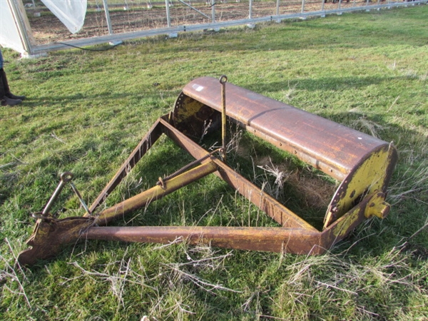 HORSE DRAWN ROAD GRADER/ROLL OVER SCRAPER