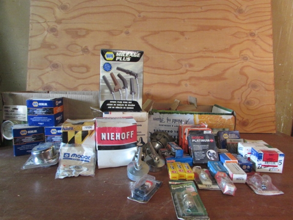 AUTOMOTIVE & TRACTOR PARTS LOT
