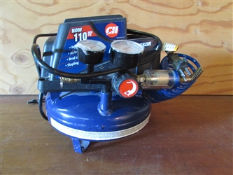 CAMPBELL HAUSFELD 1 GALLON PANCAKE AIR COMPRESSOR