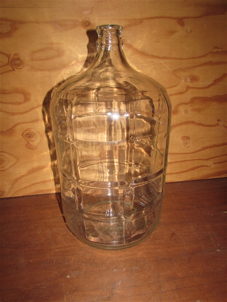 BEAUTIFUL COLLECTIBLE CRISA 5-GALLON GLASS BOTTLE