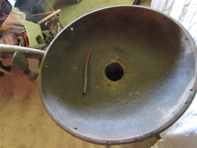 VINTAGE/ANTIQUE? METAL FORGE