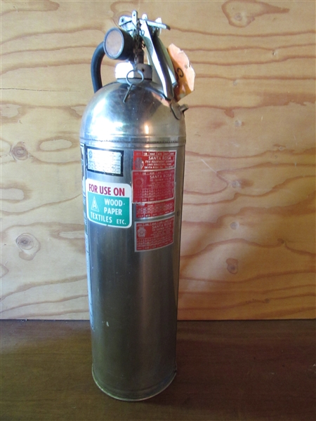 NEAT DECORATIVE FYR-FYTER FIRE EXTINGUISHER