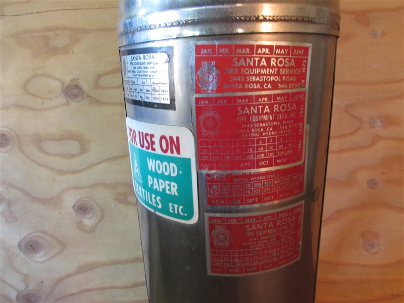 NEAT DECORATIVE FYR-FYTER FIRE EXTINGUISHER