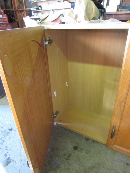 2 DOOR OAK UPPER WALL CABINET