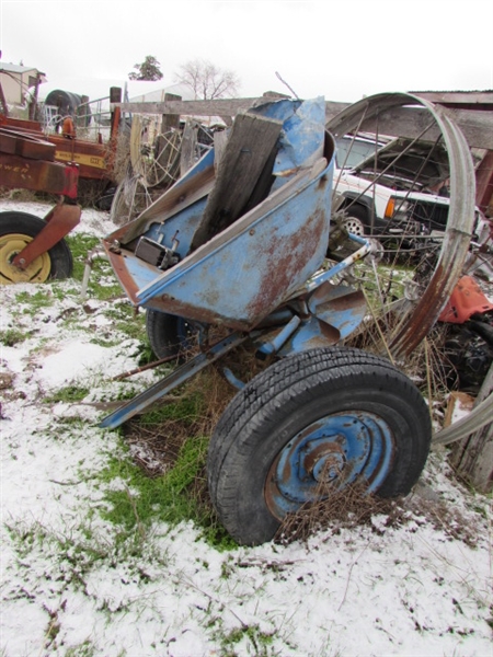 VINTAGE TWIN PADDLE BROAD FERTILIZER SPREADER
