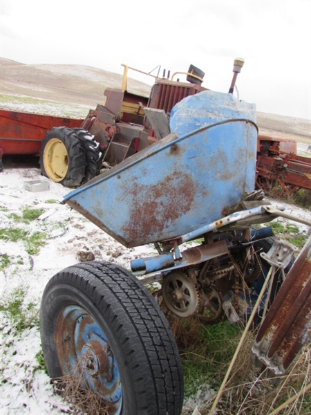 VINTAGE TWIN PADDLE BROAD FERTILIZER SPREADER
