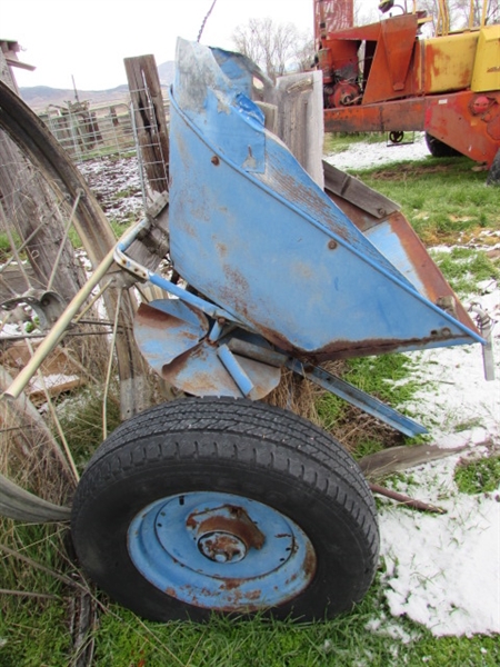 VINTAGE TWIN PADDLE BROAD FERTILIZER SPREADER
